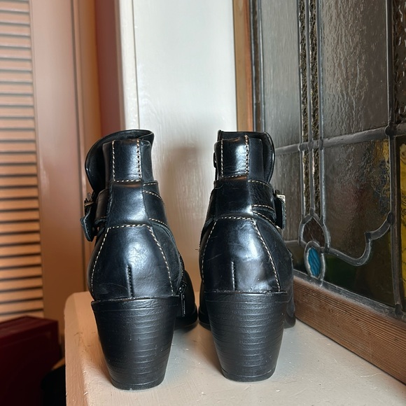 BOC BORN black ankle boots. Size 7M - Picture 3 of 10